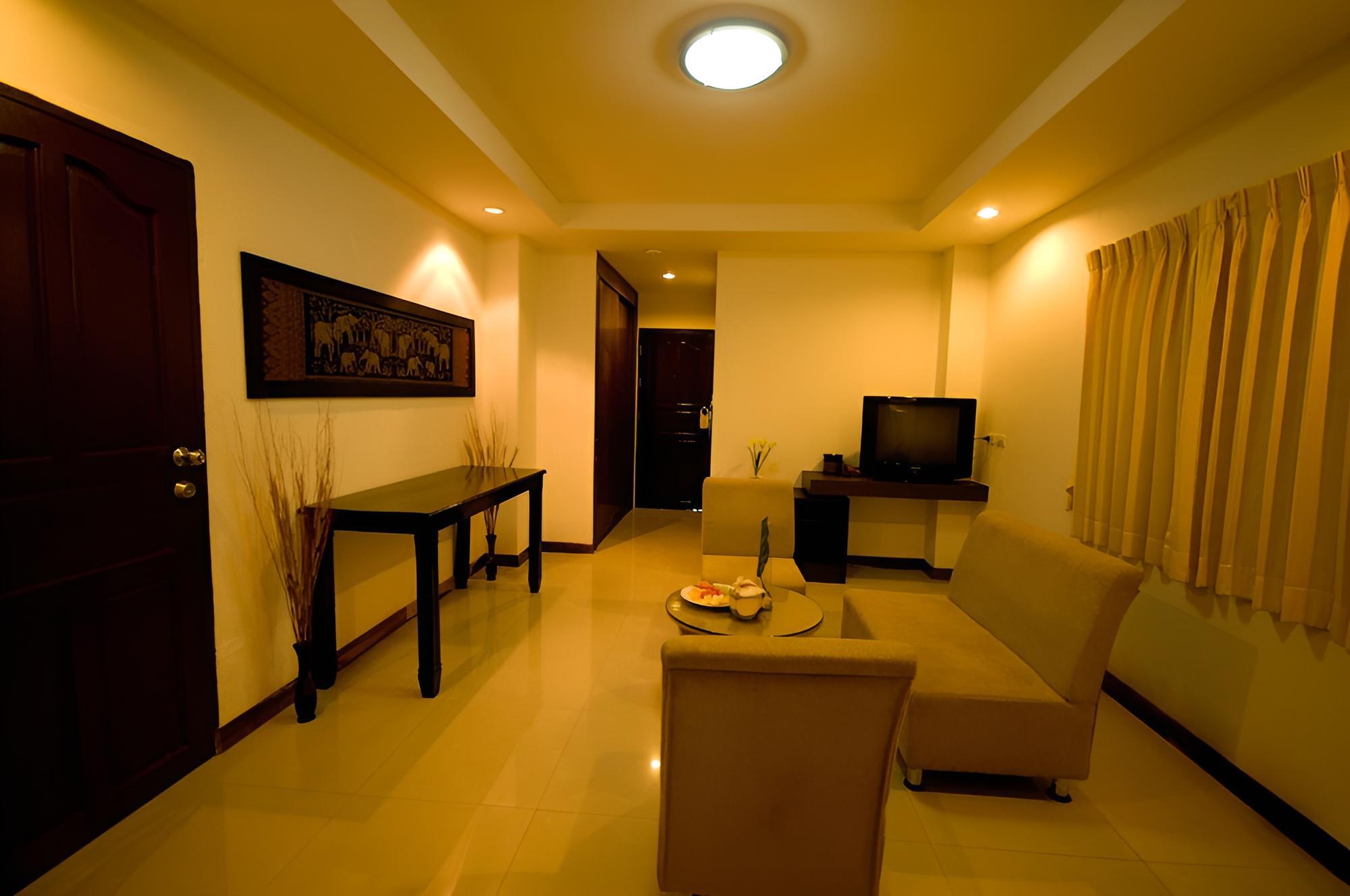 Balcony Suite - Photo 3
