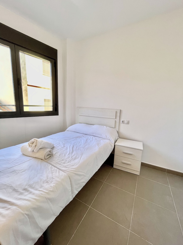 Apartment, 3 Bedrooms, Mountain View photo 2