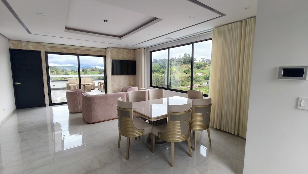 Luxury Apartment, 2 Bedrooms, Mountain View photo 1