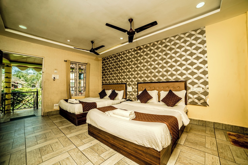 Deluxe Double or Twin Room photo 2