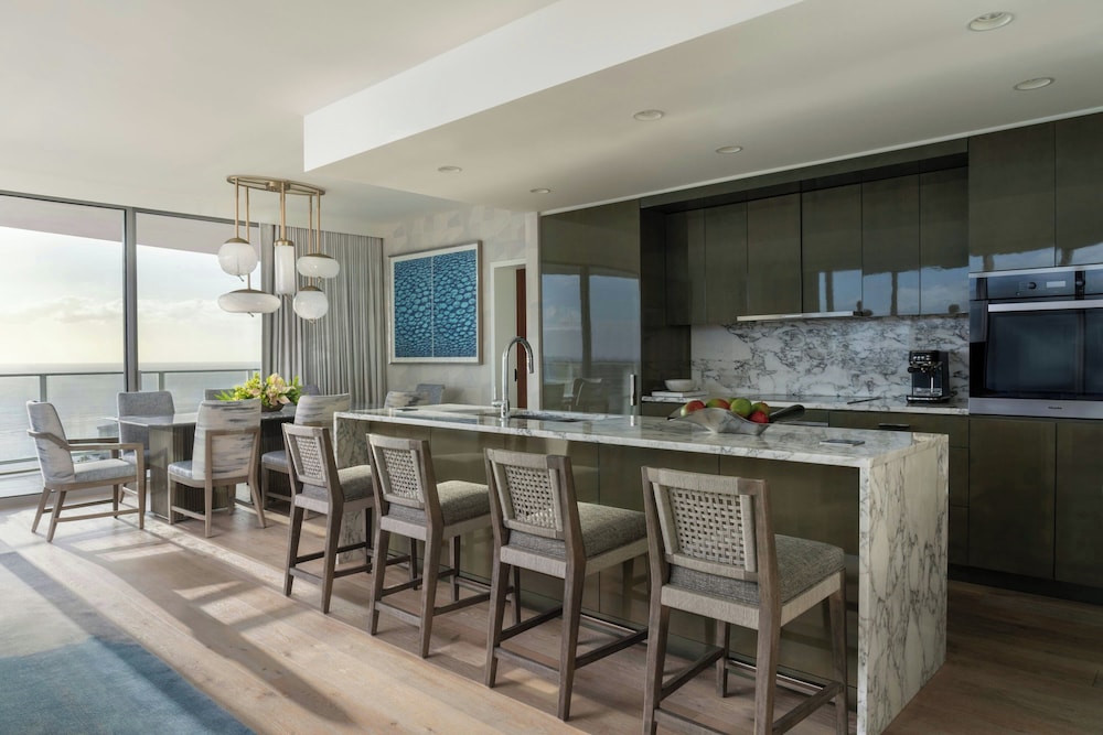 The Ritz-Carlton Residences, Waikiki Beach Hotel: Signature Suite, 3 Bedrooms photo