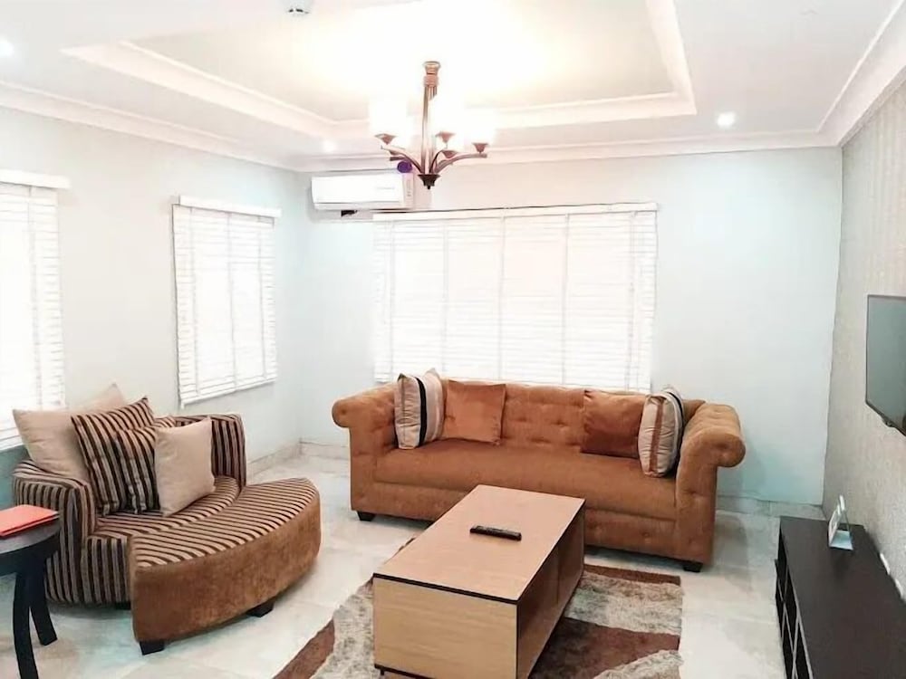 Family Room, Balcony, City View photo 1