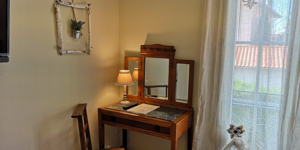 Comfort Double or Twin Room, Private Bathroom, Garden Area photo 3