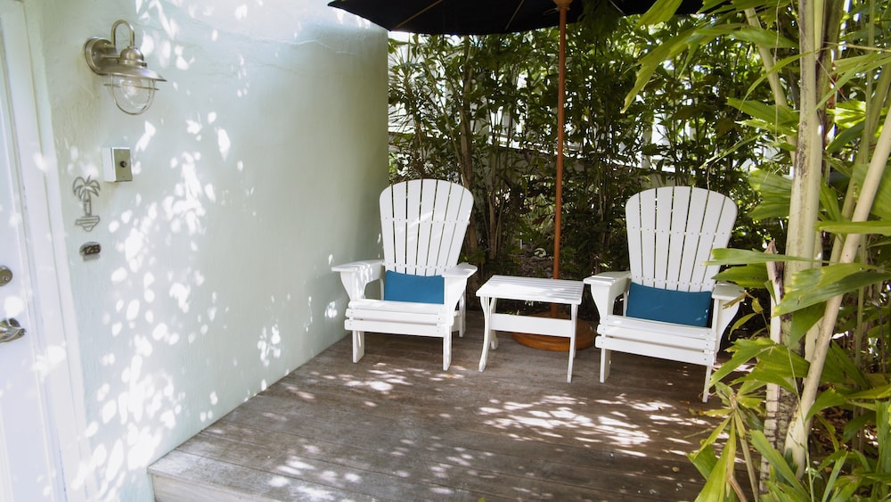 Standard Room, Refrigerator & Microwave, Garden View