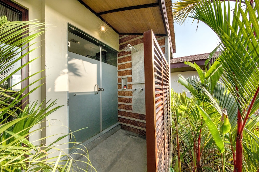 Premium Villa, Private Pool, Lake View photo 3