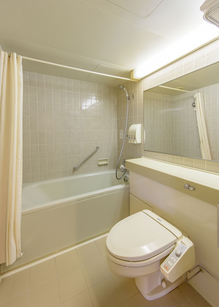 Standard Room, Multiple Beds - Photo 5