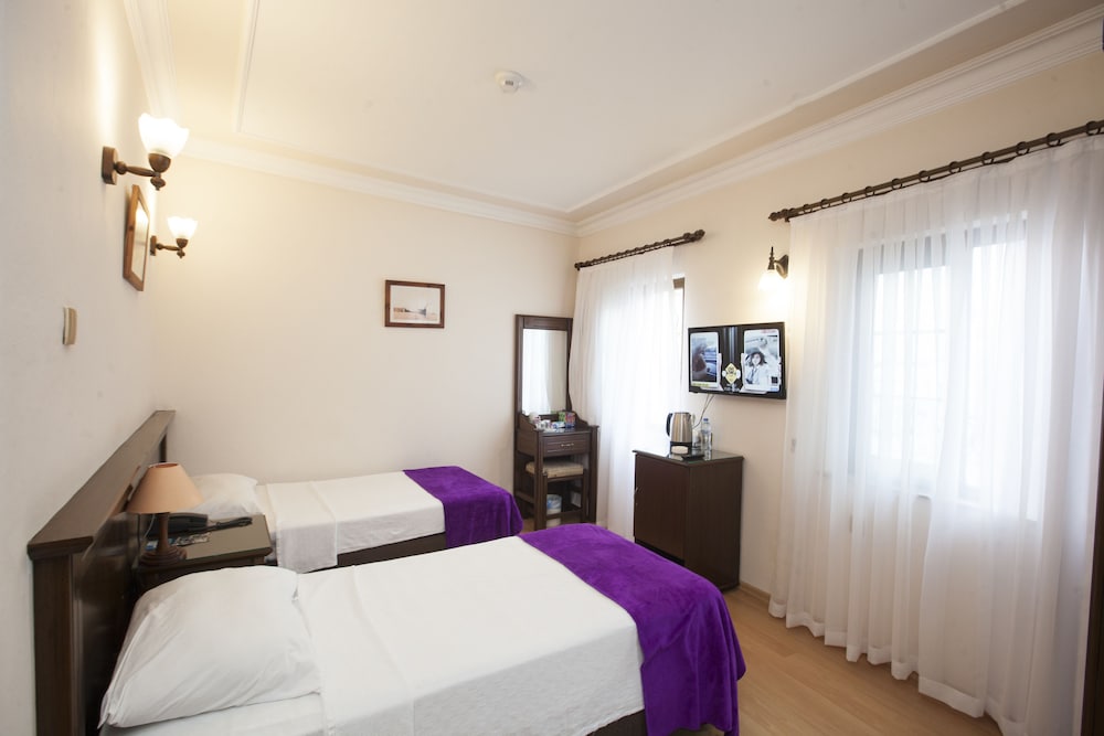 Economy Double or Twin Room, 2 Twin Beds photo 1