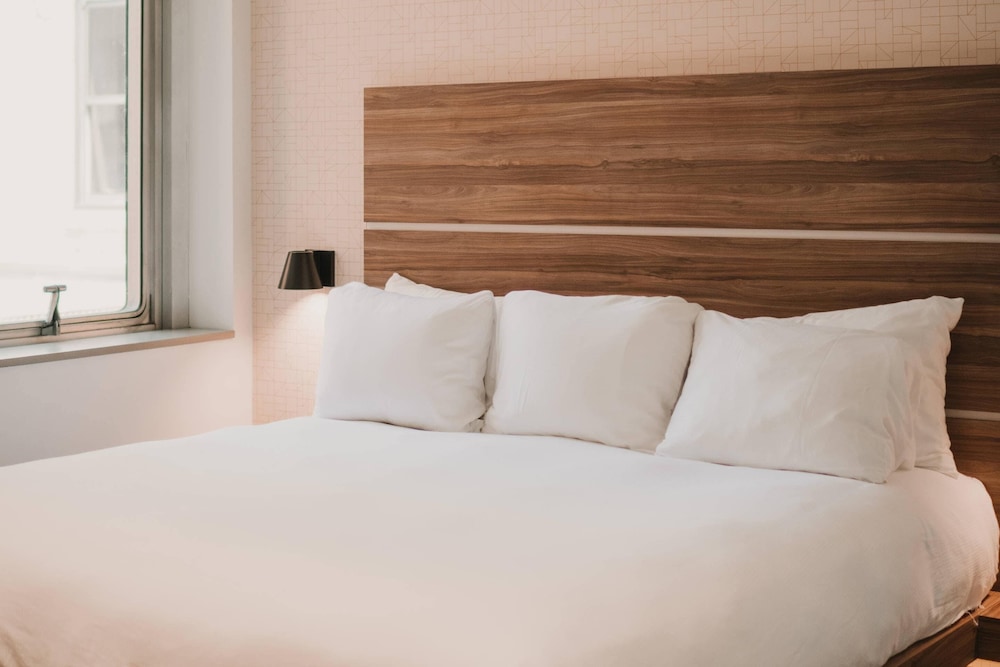 Standard Room, Multiple Beds, Non Smoking