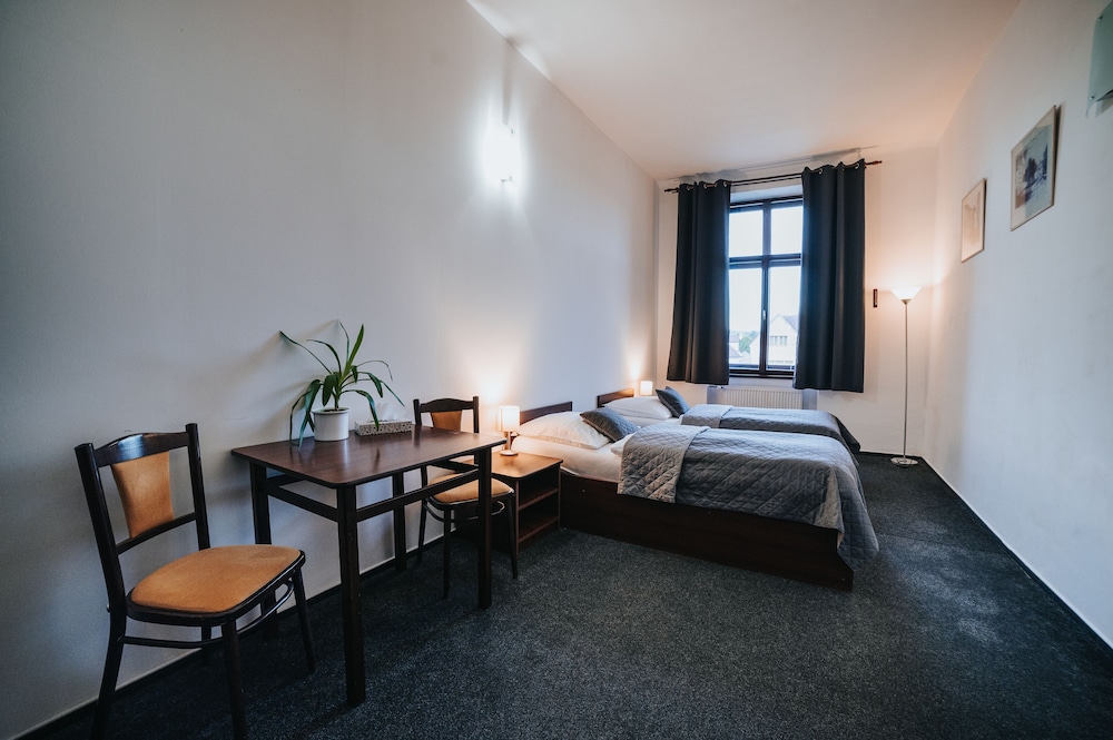 Economy Room, 2 Twin Beds - Photo 1