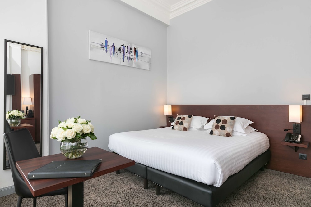 Deluxe Room, 1 King Bed, Non Smoking (Larger Room) - Photo 29