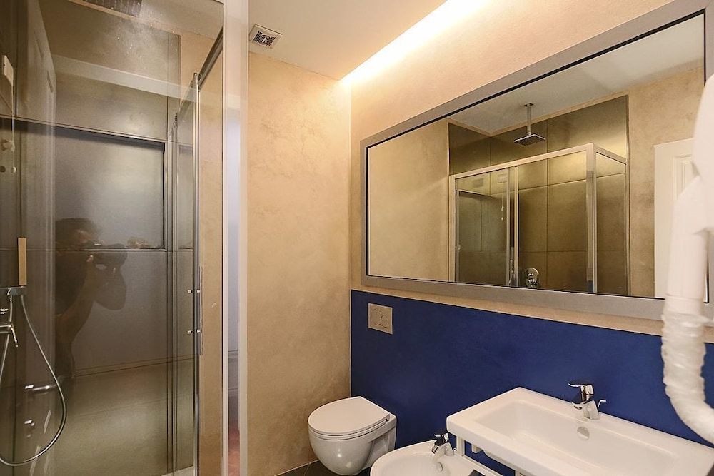 Triple Room, Stair Access Only photo 3