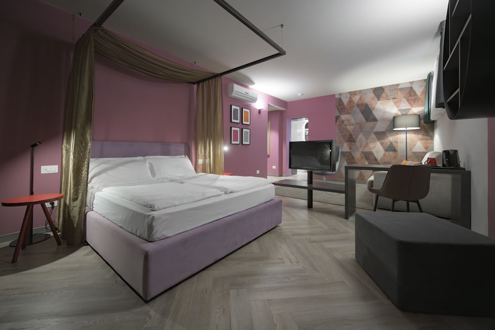 Deluxe Studio Suite photo 3