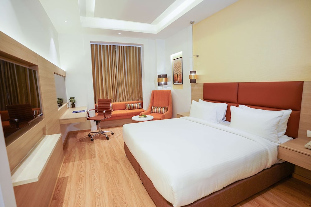 Superior Room, 1 King Bed, Non Smoking - Photo 5