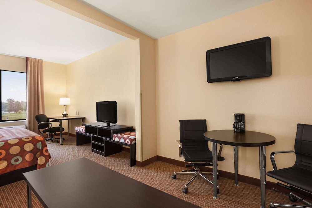 Studio Suite, 1 King Bed, Non Smoking - Photo 1