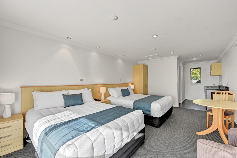 Superior Room, 2 Queen Beds - Photo 1