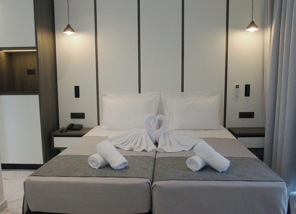 Deluxe Double or Twin Room, Balcony