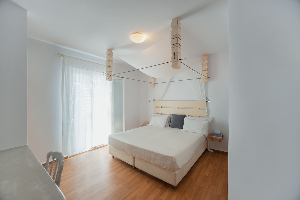 Standard Room - Photo 10