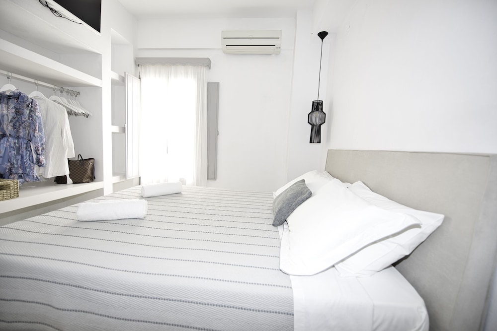 Double or Twin Room - Photo 1