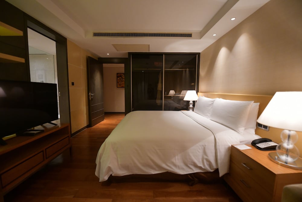 Apartment, 3 Bedrooms - Photo 40