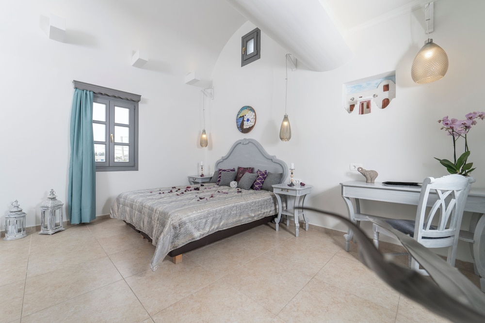 Suite, Hot Tub (Santorini) - Photo 3
