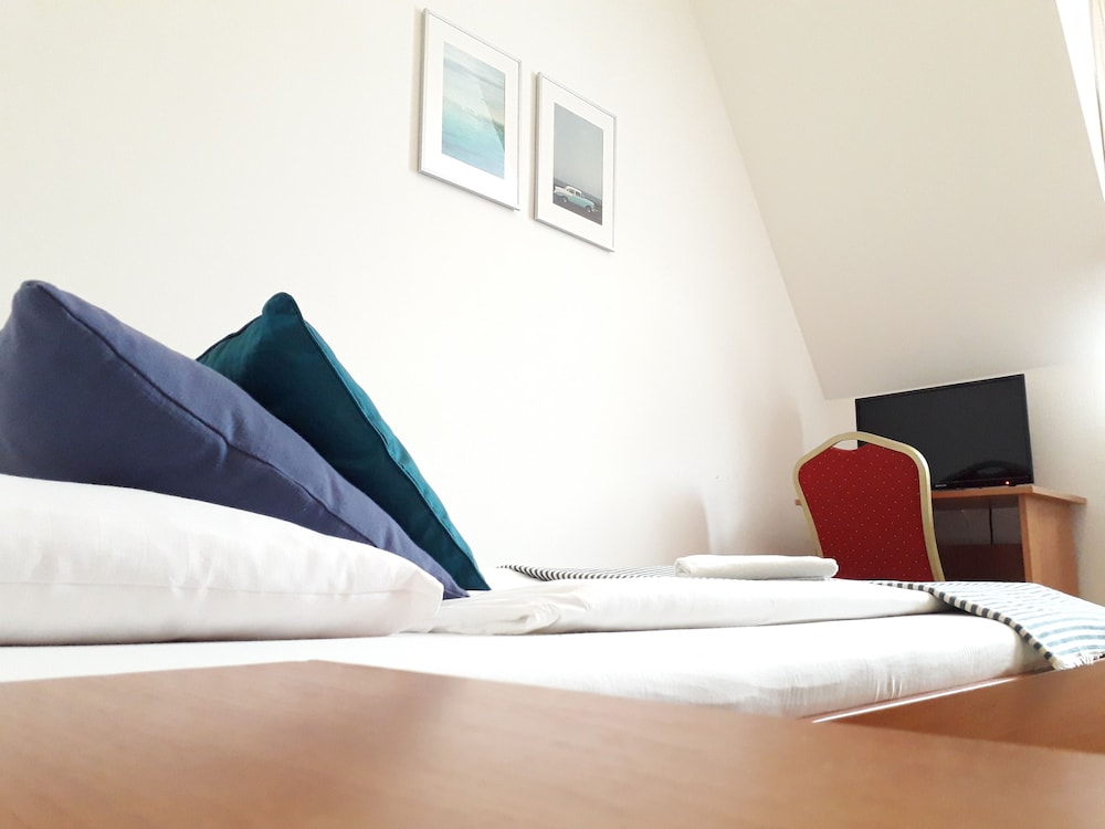 Basic Single Room