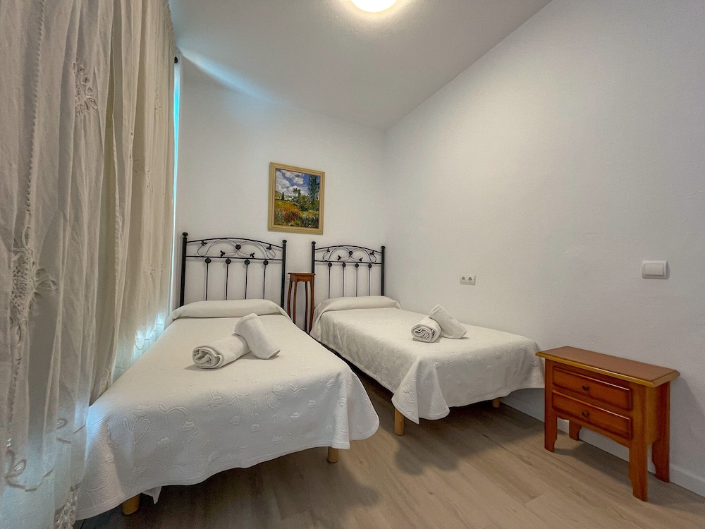 Basic Apartment, 2 Bedrooms photo 2
