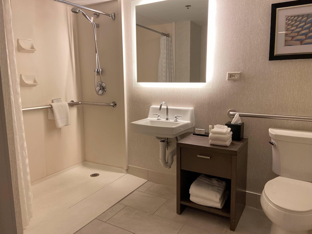 Suite, 1 Double Bed with Sofa bed, Accessible - Photo 7