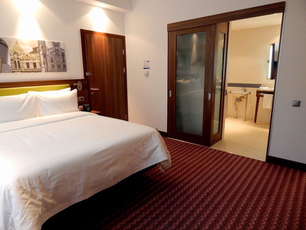 Room, 1 Queen Bed, Accessible photo 2