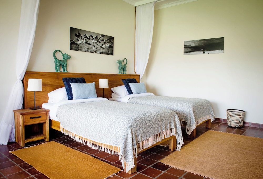 Premier Room, 1 King Bed, Garden View