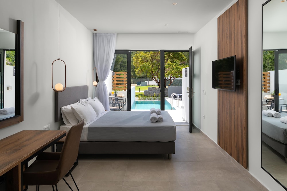 Deluxe Room with Private Pool