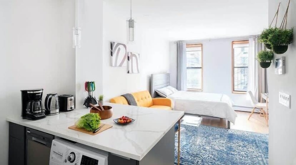 Studio, 1 Queen Bed photo 1