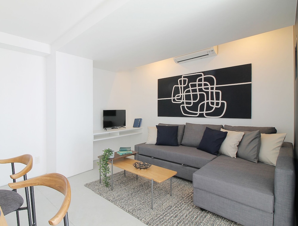 Exclusive Studio, City View (701)