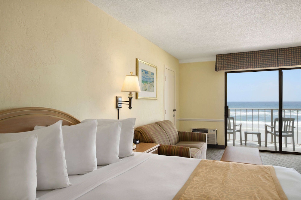 Efficiency, Room, 1 King Bed, Balcony, Oceanfront - Photo 1