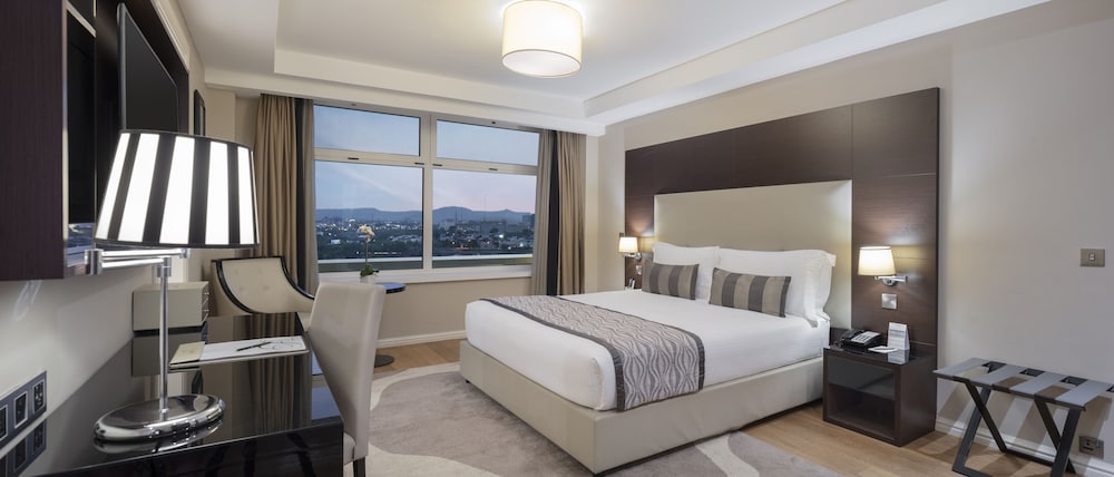 Deluxe Suite, 2 Bedrooms photo 3