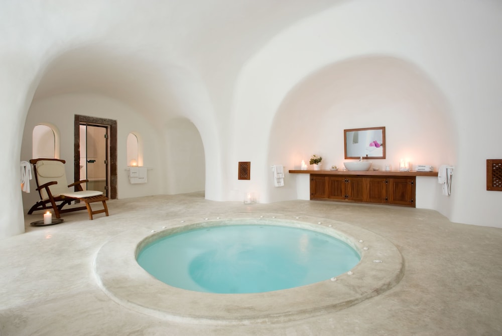 Perivolas Suite photo 2