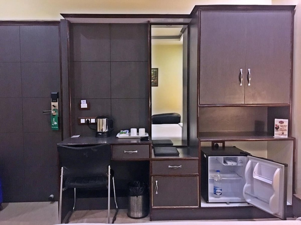 Executive Room - Photo 14