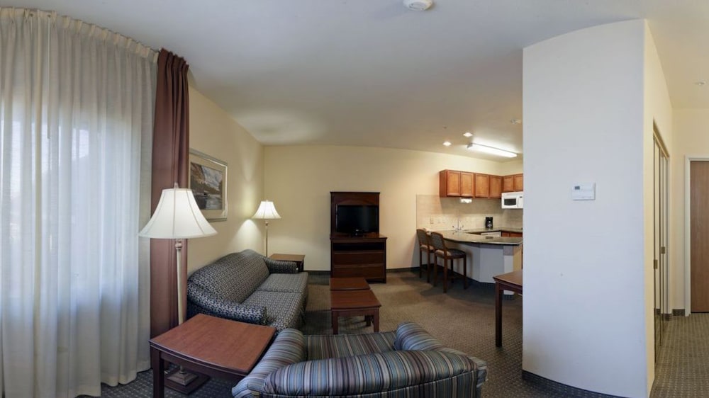Suite, 1 King Bed - Photo 4