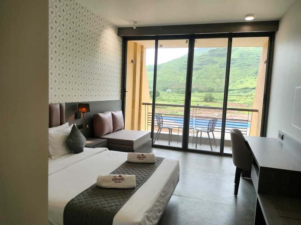 Grand Serenity Room