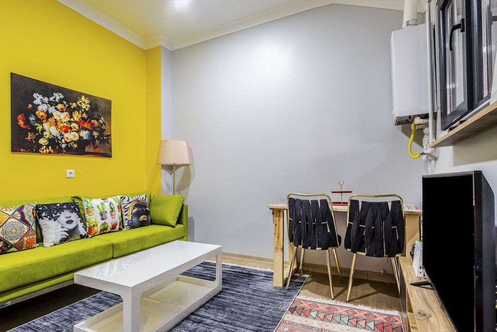 Apartment photo 1