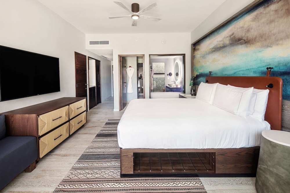 Studio, 1 King Bed, Partial Ocean View (Lower Floor) - Photo 7