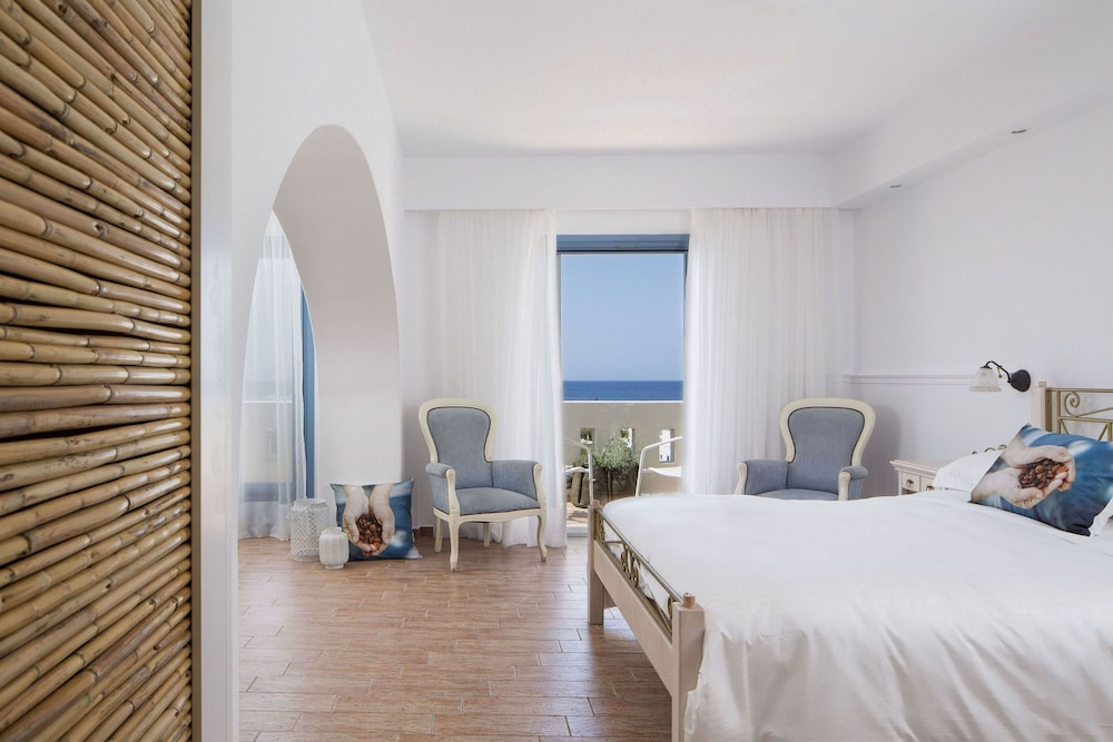 Junior Suite, Sea View, Sea Facing - Photo 9