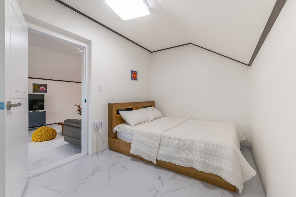 Room (Lilac) photo 1