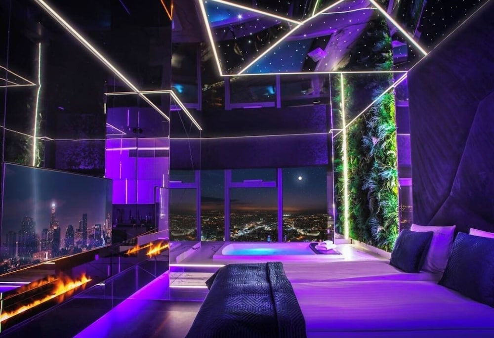 46 Floor Studio with hot tub