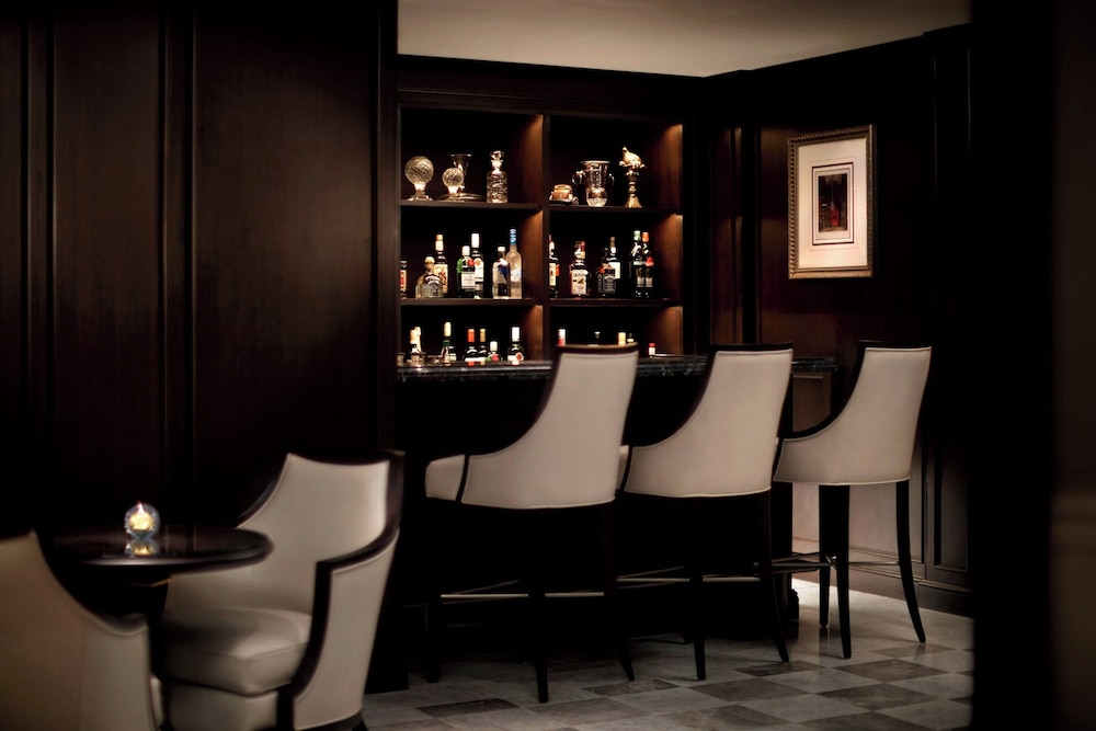 Executive Suite, 1 King Bed (Club Level) - Photo 8