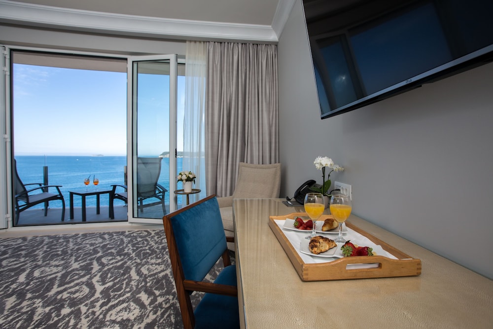 Executive Double Room, 1 King Bed, Balcony, Sea View