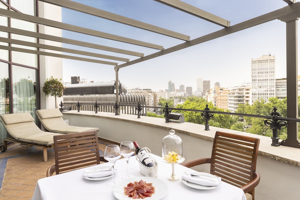 Presidential Suite, 1 King Bed (View, Ava Suite, Club Lounge Access)