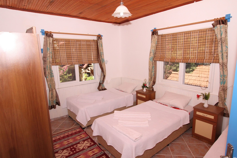 Standard Double Room photo 2