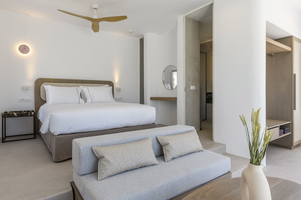 Deluxe Studio Suite, Sea View