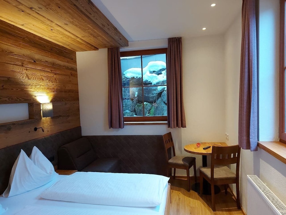Comfort Double Room, Ensuite (Untergschoss) photo 2