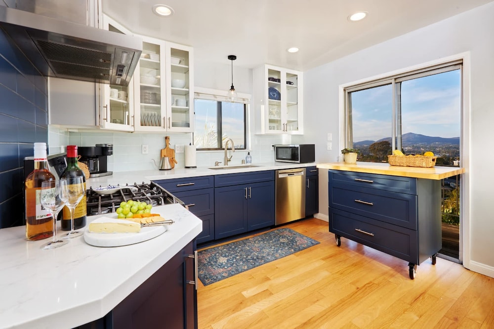 Standard Suite, Lake View - Photo 15